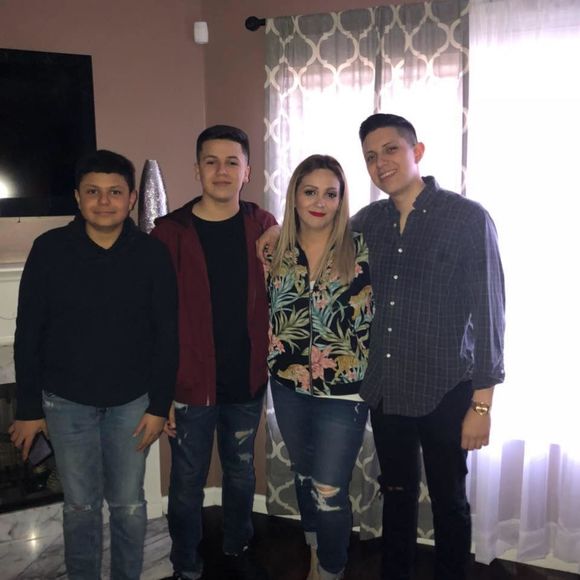 Meet your Posher, Angelica - Picture 1 of 1